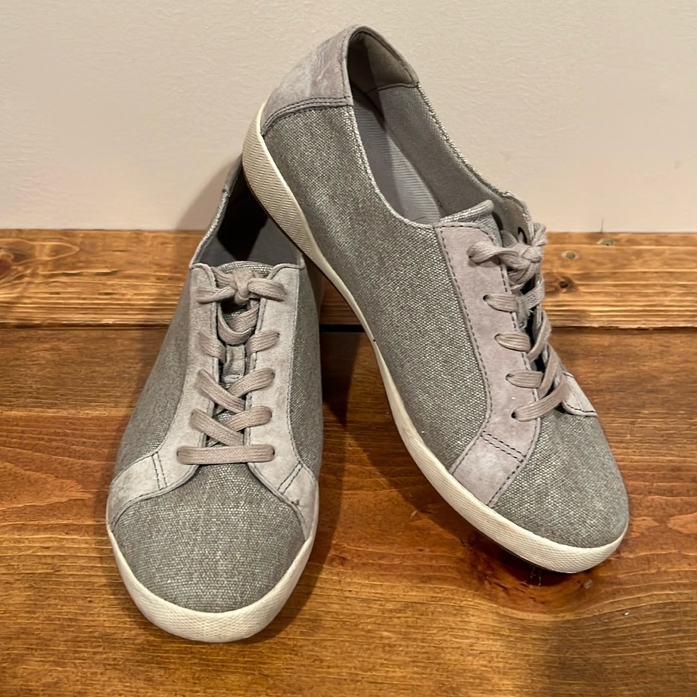 Dansko sneakers size 38